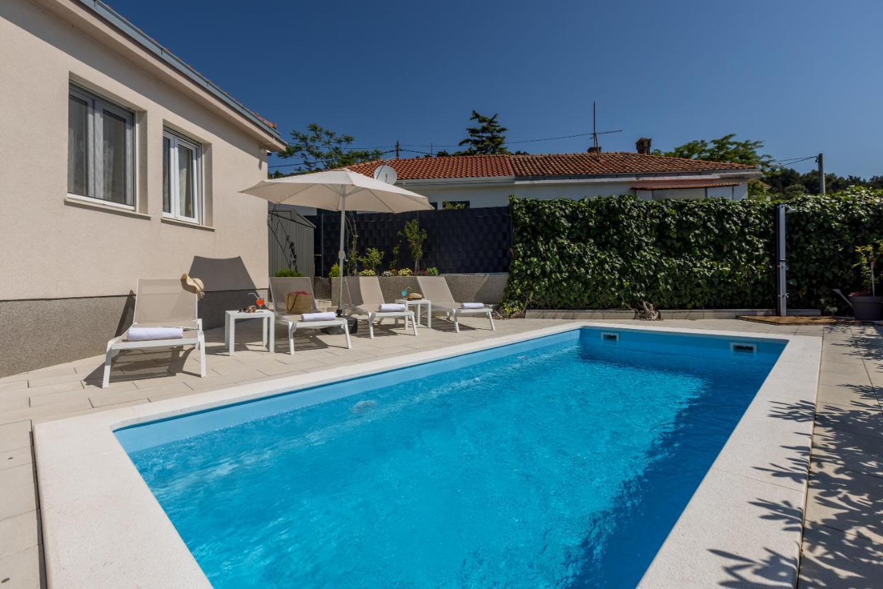 Villa Katess With Heated Pool Split Zewnętrze zdjęcie