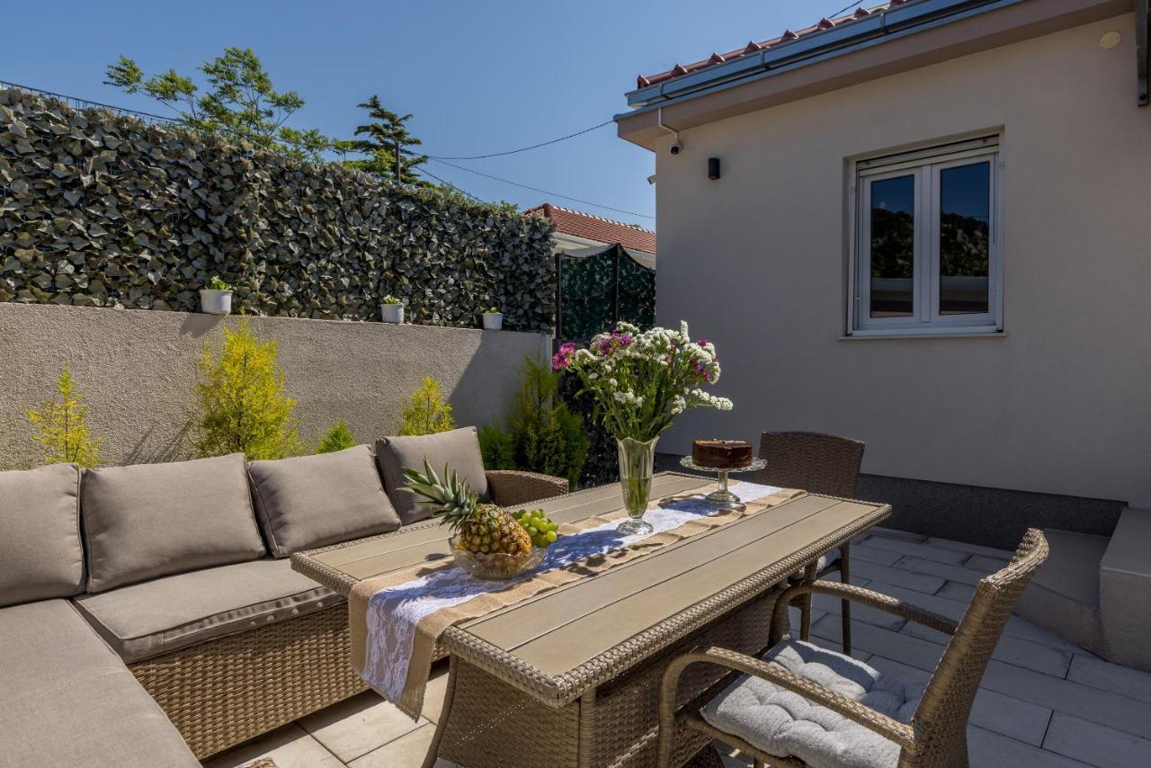 Villa Katess With Heated Pool Split Zewnętrze zdjęcie