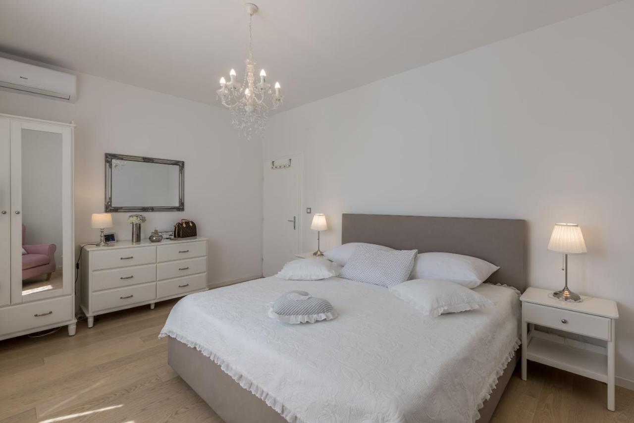Villa Katess With Heated Pool Split Zewnętrze zdjęcie