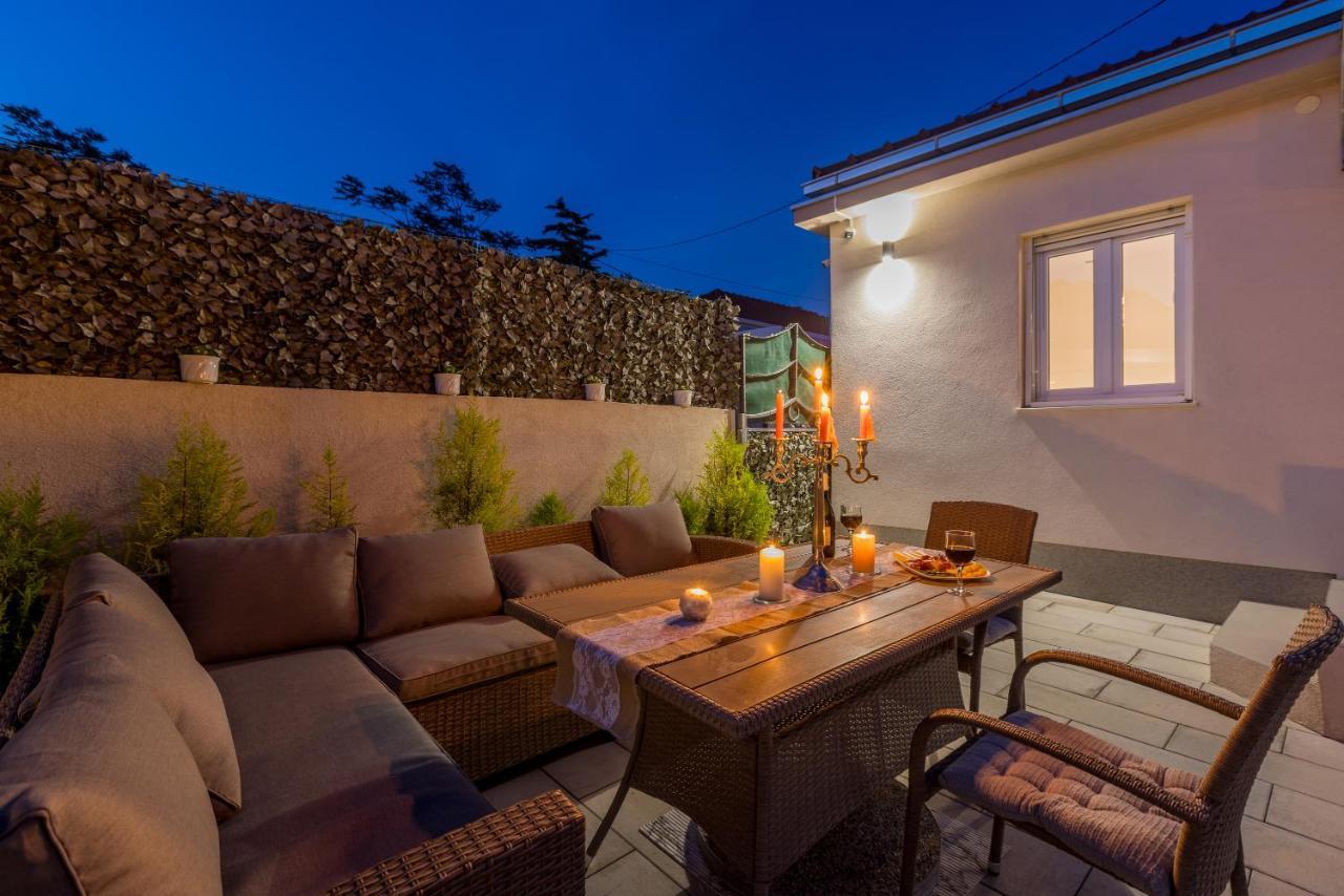 Villa Katess With Heated Pool Split Zewnętrze zdjęcie