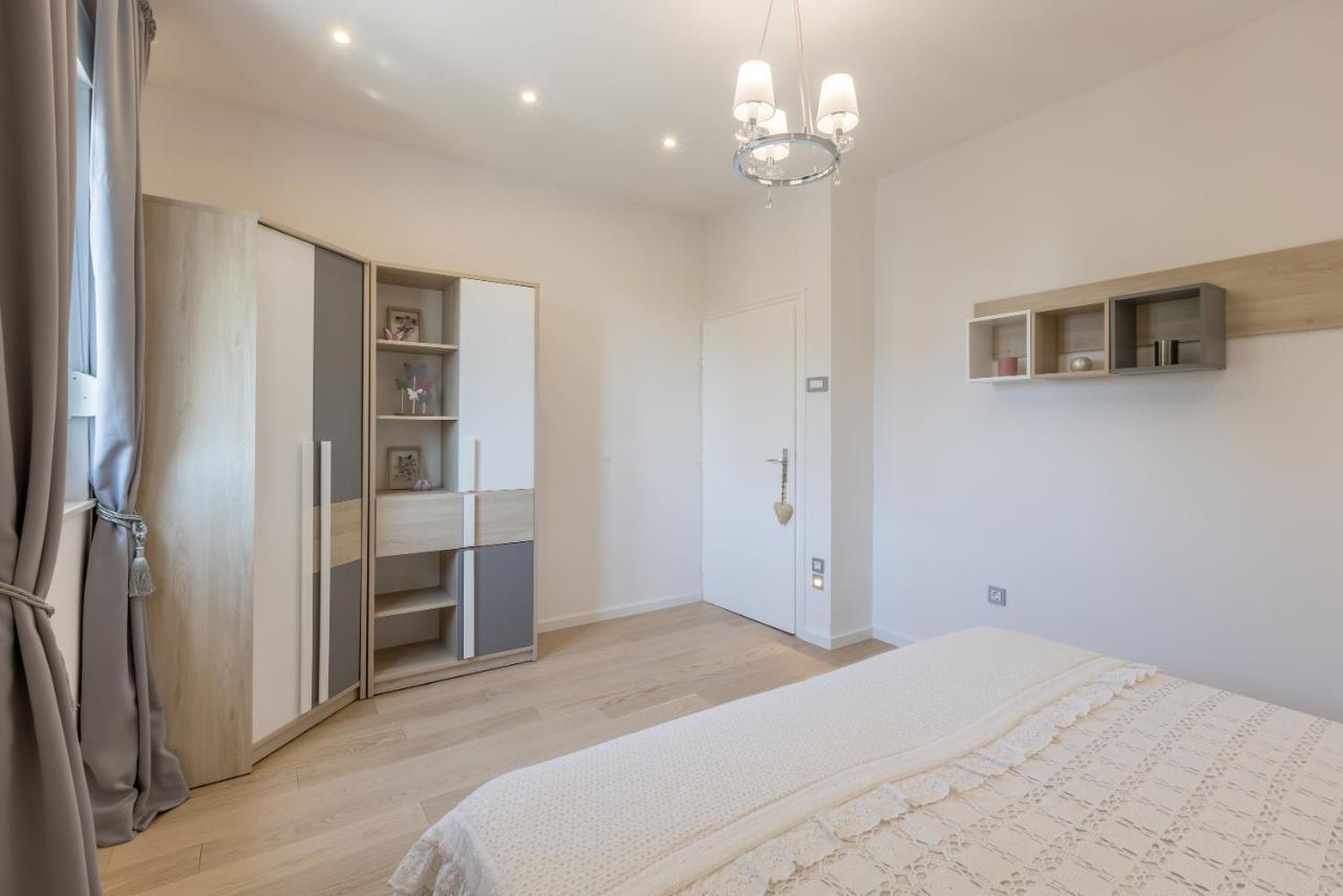 Villa Katess With Heated Pool Split Zewnętrze zdjęcie
