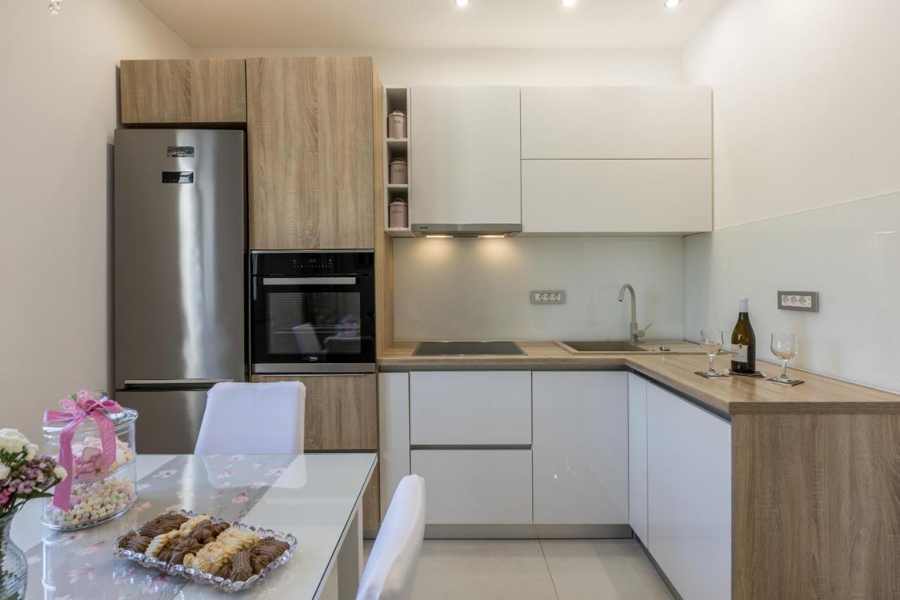 Villa Katess With Heated Pool Split Zewnętrze zdjęcie