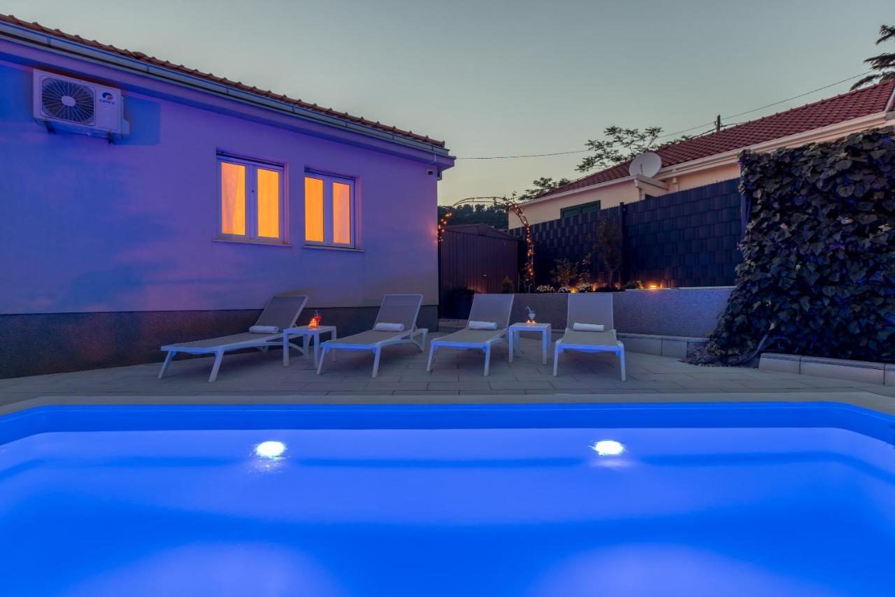 Villa Katess With Heated Pool Split Zewnętrze zdjęcie